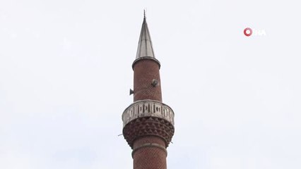 Cami Avlusuna Bırakılan Bebek Donmak Üzereyken Bulundu