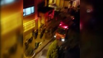Fatih'te çöken binanın yanma anı - İSTANBUL