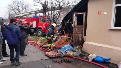 Yangında Kışlık Yakacakları Kül Olan Yaşlı Kadın Gözyaşlarına Boğuldu