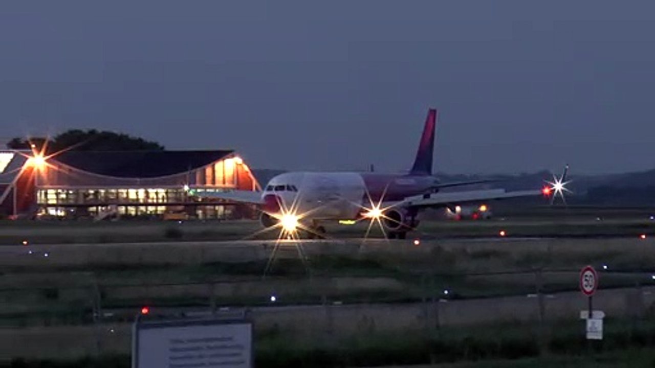 Rare Catch! A321 Wizz Air with Rosa Nose approaching EDJA-Allgäu Airport (1080/50P) 28.09.2017