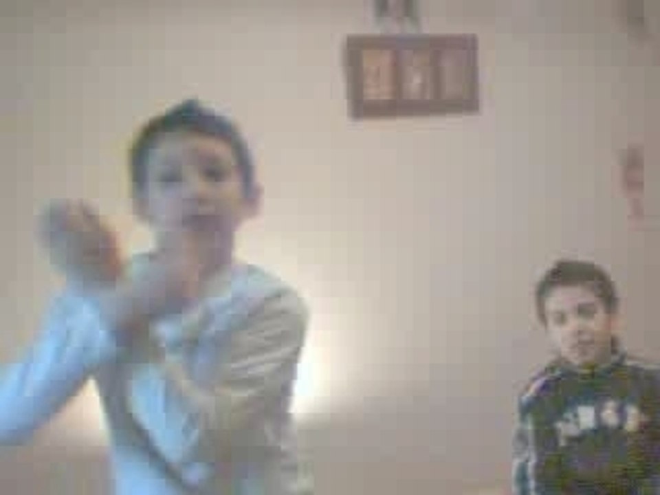 younes qui danse