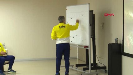 Spor Ersun Yanal'ın Kamp Öncesi Oyuncularına Yaptığı Konuşma