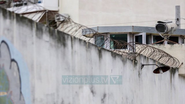 Dy shqiptarë arratisen nga burgu në Greqi - News, Lajme - Vizion Plus