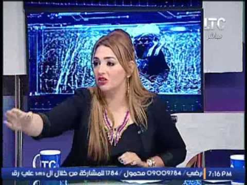 موقف طريف لشيخ يحاول إخراج الجن من فتاة ملبوسه...