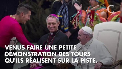 La photo WTF : quand le Pape François fait tourner un ballon sur son doigt