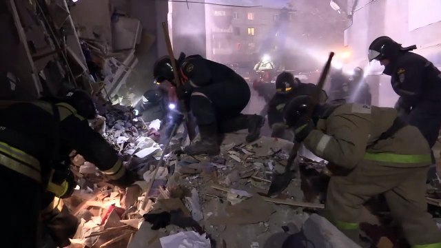 Socorristas rusos hallan nuevos cuerpos en edificio derrumbado