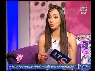 ملابس مذيعه #جراب_حواء تسبب لها موقف محرج بسبب فقره الانشاد الديني