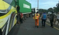 Kecelakaan Beruntun di Tol JORR, Sopir Bus Terjepit Kemudi