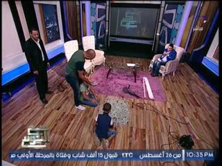 فيديو اقوي طفل مصري خارق يحطم الارقام القياسيه ويجري علي زجاج مهشم عالهواء