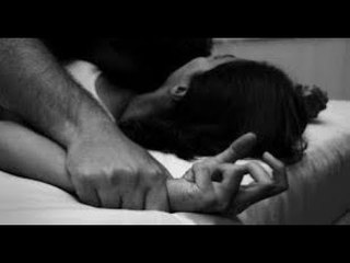 مدرس يفض غشاء بكارة تلميذه بمنزلها و "ابوها وامها" بالغرفه المجاوره - (+18) للكبار فقط