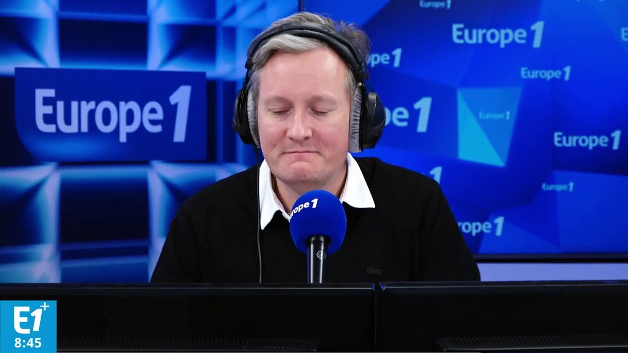 BEST-OF - François Hollande : "Une 'itinérance mémorielle' ? Emmanuel Macron n'a pas encore plus compliqué comme nom ?!"