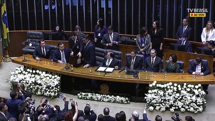 Bolsonaro promete "proteger" la democracia brasileña durante su investidura