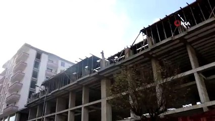 Can güvenliğini hiçe sayan inşaat işçileri kamerada