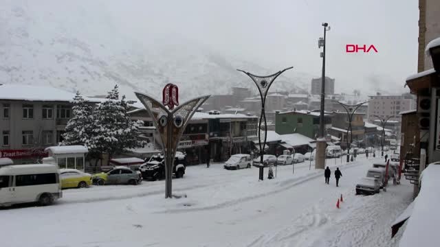 Hakkari ve İlçelerinde Okullara Yarım Gün Kar Tatili - Şemdinli