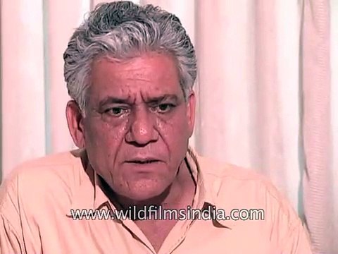 Veteran Indian actor Om Puri speaks on his role of a Professor in 'Dhoop'
