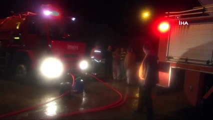 Manavgat'ta çıkan yangında iş yeri küle döndü