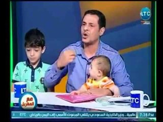 اب يصرخ عالهواء ويريد ان يتبني احد أبنائه عالهواء لعدم قدرته على الانفاق وتعليمهم