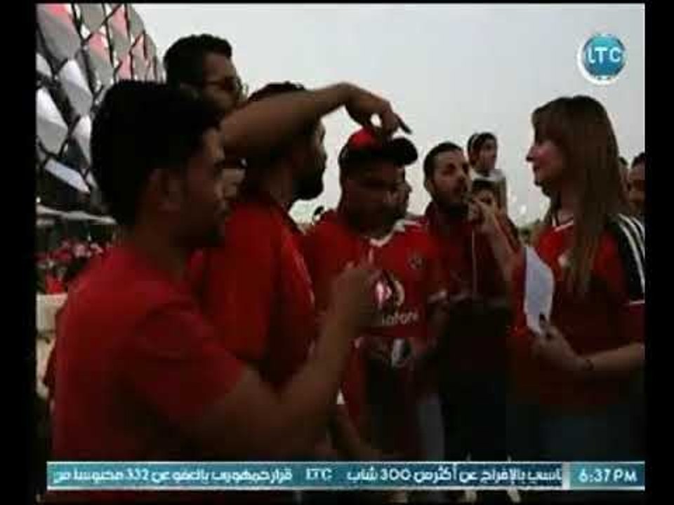 كاميرا بنات البلد ترصد رسائل خاصة من جمهور الأهلي في الأمارات لـ الكابتن حسام غالي في مباراة إعتزاله