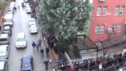 Gaziantep'te Bin 500 Kişilik İş İçin Mahalle Boyu Kuyruk Oluştu