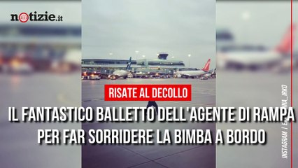 Canada, bimba piange sull'aereo: l'agente in pista improvvisa un ballo per lei | Notizie.it