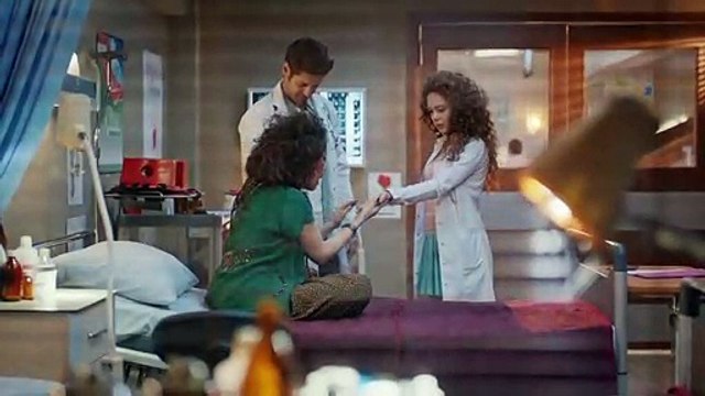 Medyum hasta ve Nisan - Acil Aşk Aranıyor 8. Bölüm