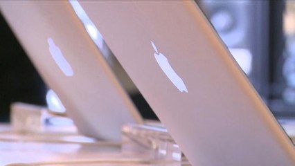 Трудности Apple обвалили рынок акций