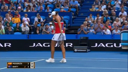 لقطة: تنس: كأس هوبمان: بارتي تضرب بقوّة أمام موغوروزا