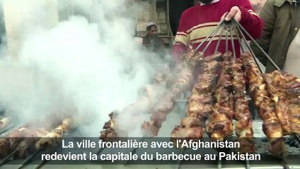 Pakistan: Peshawar se livre aux délices du barbecue