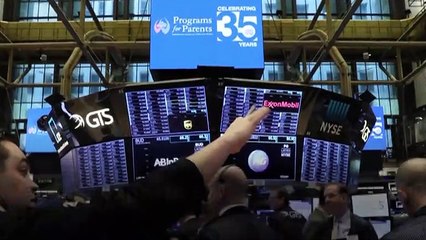 US Stocks Plummet After Apple Warning, Is A Global Downturn Looming?