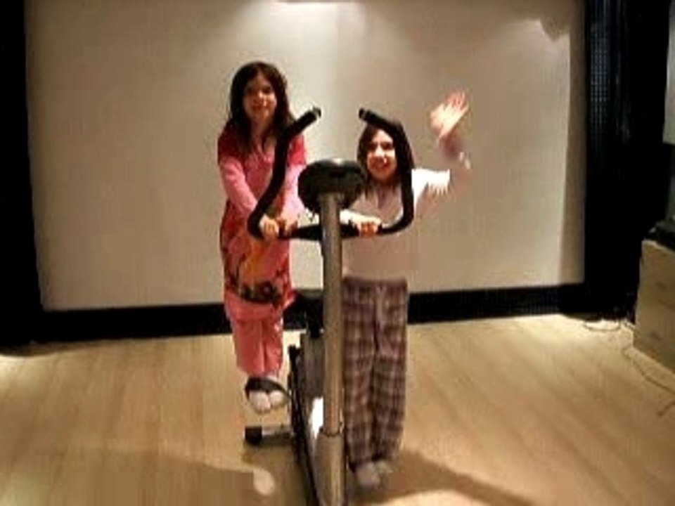 Le manège à pédales, jeux d'exercices pour filles