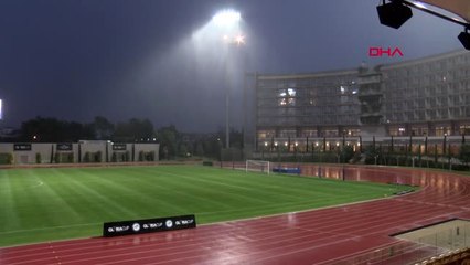 Spor Beşiktaş'ın Saha İdmanına Yağmur Engeli