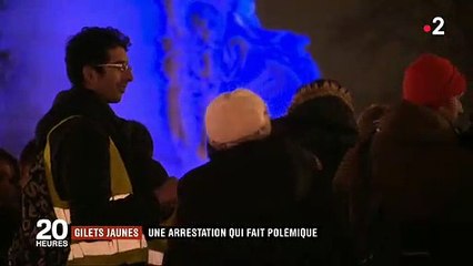 下载视频: Malgré les menaces, plusieurs dizaines de personnes réunies hier soir Place de la République à Paris