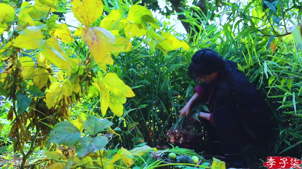 Chinese girl-Chinese food- be drunk before knowing cooked fresh crab