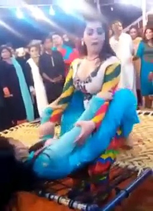 hot dance in two girls
