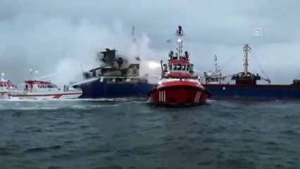 Pendik açıklarında bir gemide yangın çıktı (2) - İSTANBUL