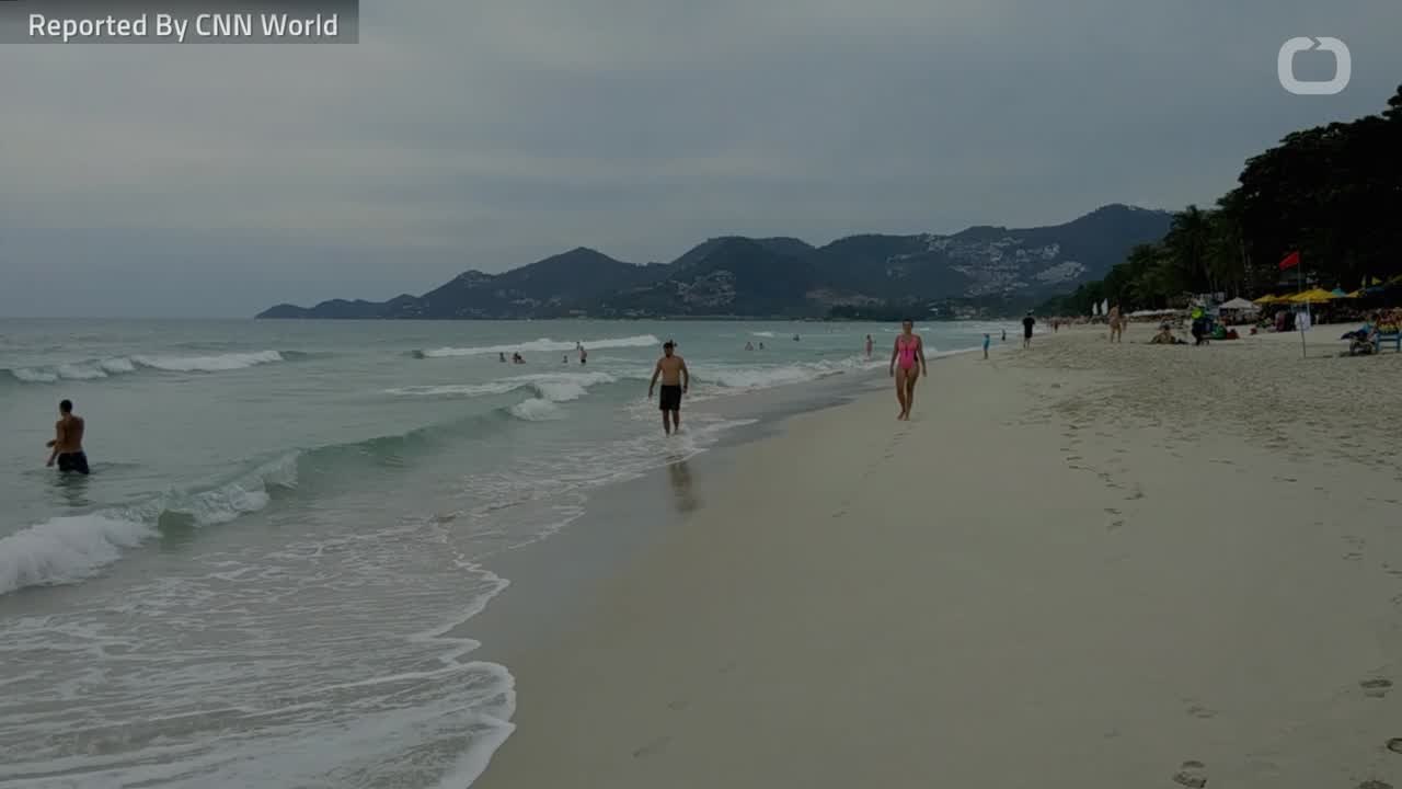 Thousands Of Tourists Flee Thai Islands As Storm Approaches