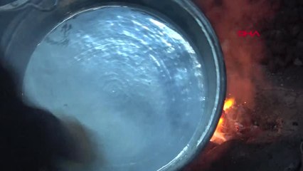 Bursa Gözünü Kaybetti, Yine de Mesleğinden Vazgeçmedi