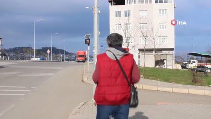 Sokaklara Astığı İlanla Eş Arıyor