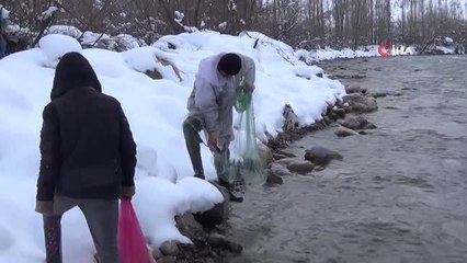 Beytüşşebap'ta Eksi 10 Derecede Balık Avı