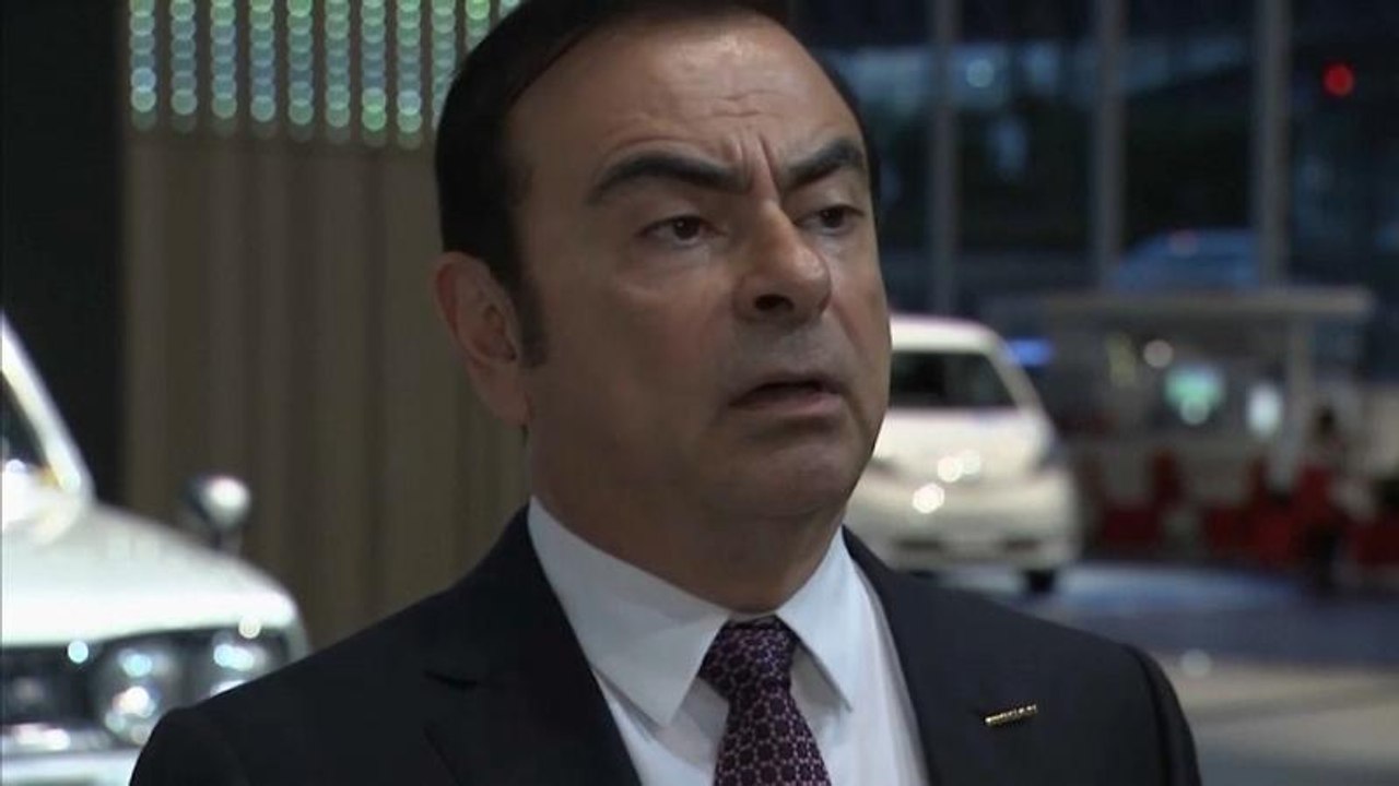 Carlos Ghosn contre-attaque