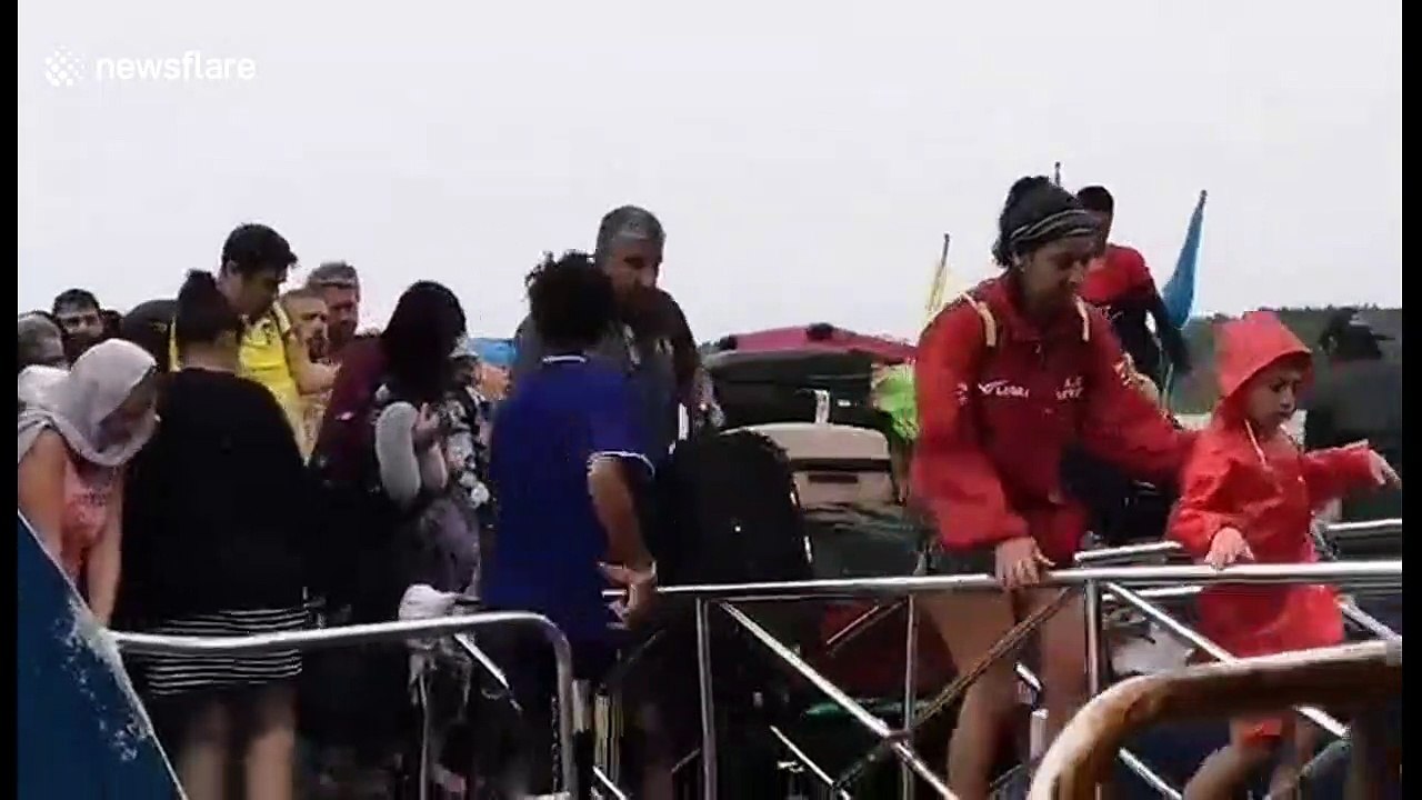 Hundreds of tourists flee Thai island as storm Pabuk approaches