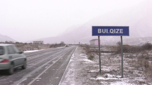 Ngrica nëpër rrugë, në disa akse duhen zinxhirë - Top Channel Albania - News - Lajme