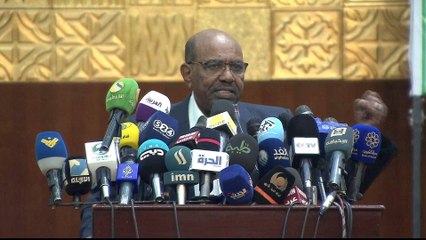 Sudan unrest: Omar al-Bashir refuses to step down