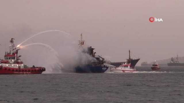 Pendik'te Yanan Gemiden Kurtarılan Mürettebat Sahil Güvenlik Bölge Komutanlığı'na Sevk Edildi