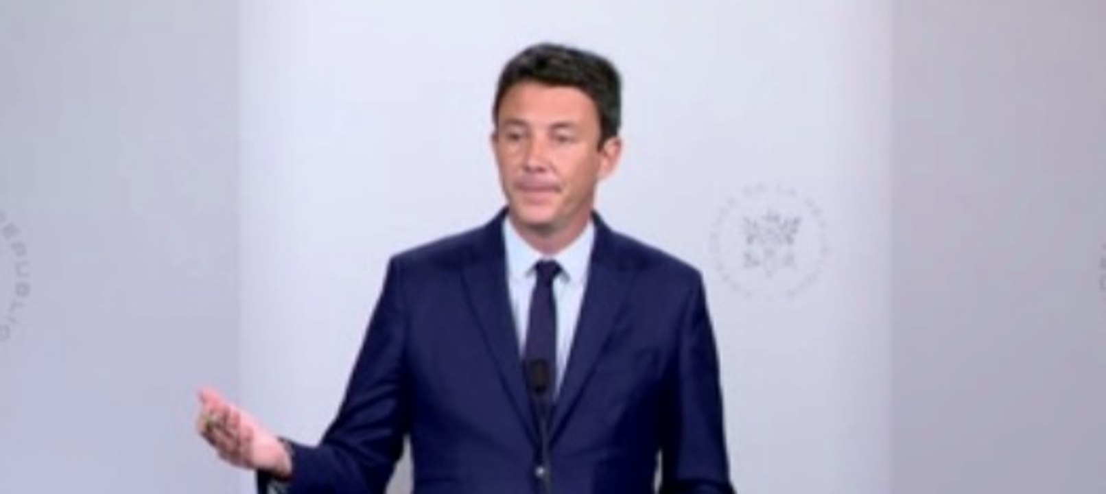 Benjamin Griveaux : les gilets jaunes restants, des "agitateurs qui veulent l'insurrection"