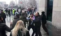 Kızılay AVM önünde eylem yapan TOKİ işçilerine polis müdahalesi