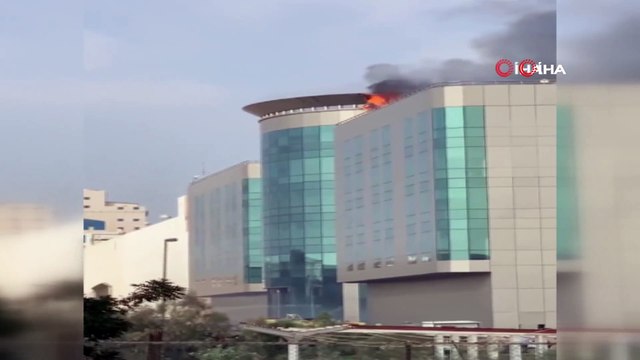 - Cidde'de Alışveriş Merkezinde Yangın: 29 Yaralı