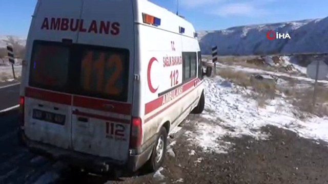 Lastiği patlayan otomobil şarampole devrildi: 1 yaralı