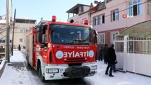 Kayseri'de ev yangını...Dumandan etkilenen 2 çocuk hastaneye kaldırıldı