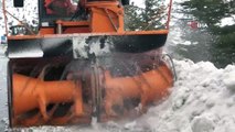 Antalya'yı Konya'ya bağlayan bin 825 metre rakımlı Alacabel'de kar temizleme çalışması